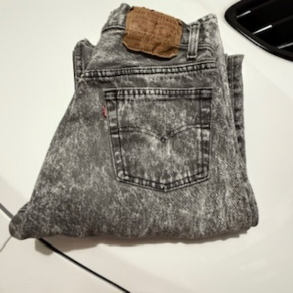 1980s Levi's 501 Button-Fly Straight-Leg Black Acid Wash Jeans Sz 30x36 Uni-Sex - Picture 3 of 15